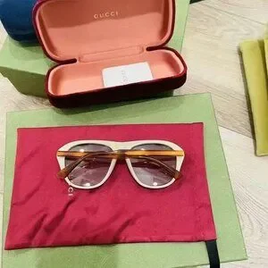Gucci | Accessories | Nib Authentic Gucci Horn Black Blue  display picture 2